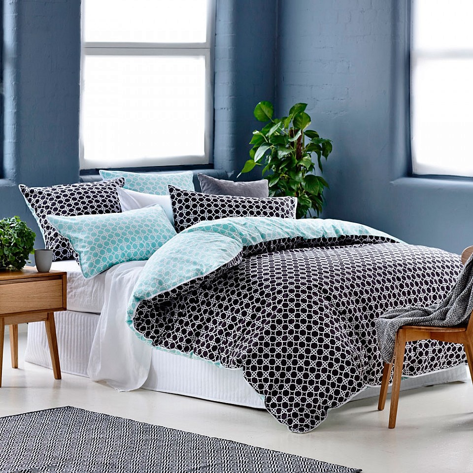 8 Masculine Bed Sets For The Single Man