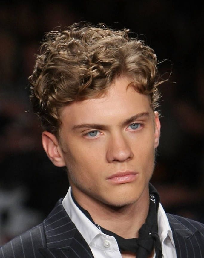 96 Curly Hairstyles Haircuts For Men 2021 Edition