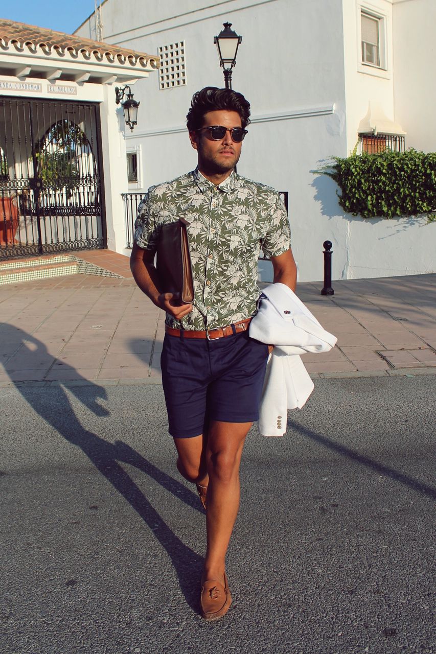 what to wear with mens shorts