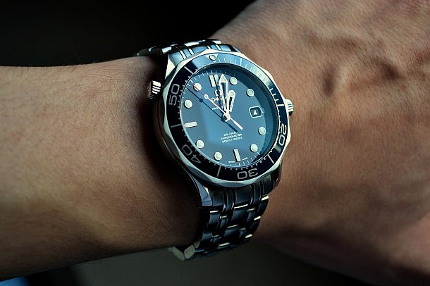 Omega-Seamaster-300m-Chronometer-watch-style