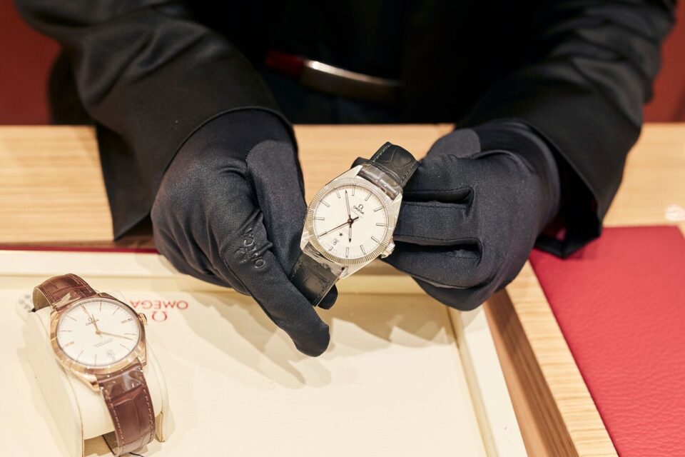 Swiss Watches: A Guide To Buying The Perfect Timepiece