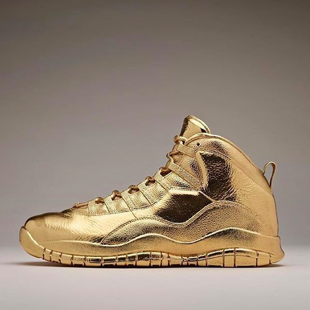 altijd Fraude Afleiden Drake's Solid Gold Sneakers Set Him Back $2 Million