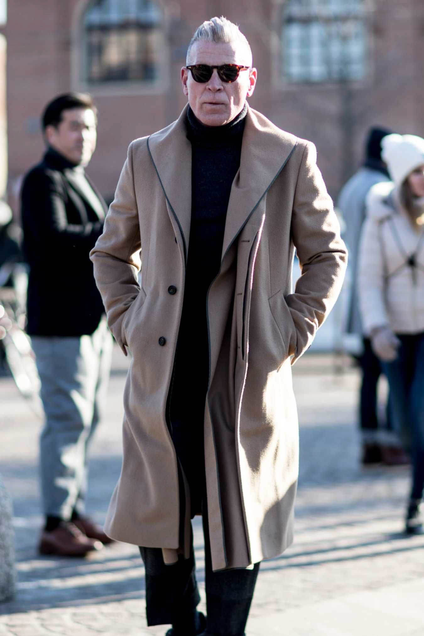 How To Wear A Trench Coat Modern Men's Guide