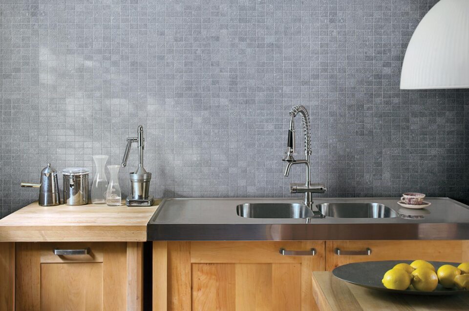 awesome-neutral-masculin-kitchen-design-with-gray-ceramic-tile-wall-also-wooden-backsplash-and-double-sink-plus-modern-faucet