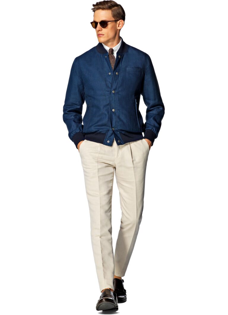 'Casual Friday' Dress Code Explained [2021 Edition]