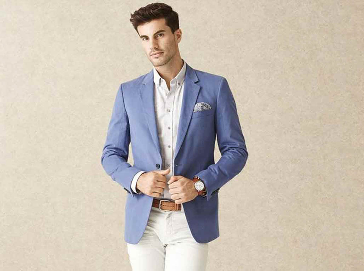 'Casual Friday' Dress Code Explained [2021 Edition]