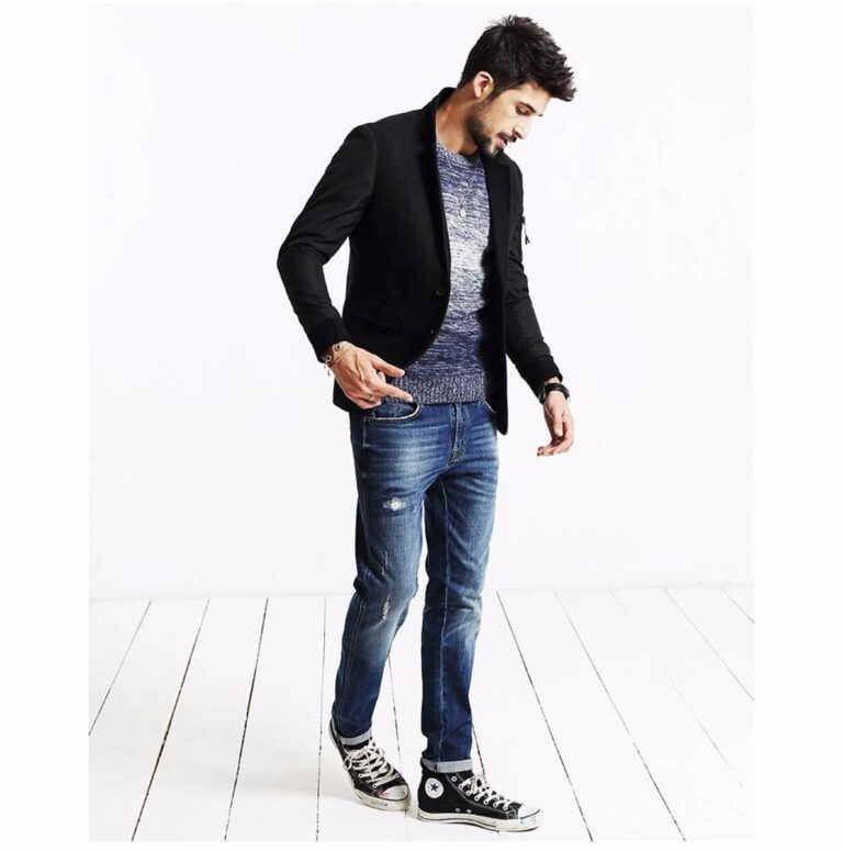 'Casual Friday' Dress Code Explained [2021 Edition]