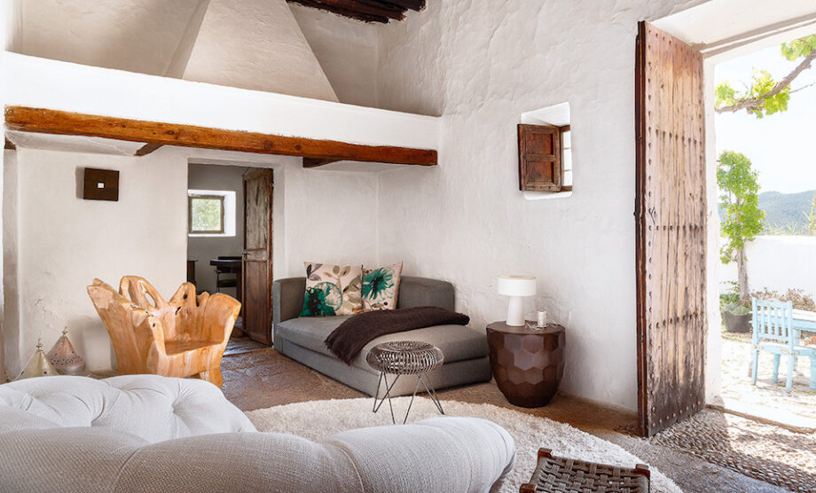 These Cave Houses In Spain Are Surprisingly Cosy