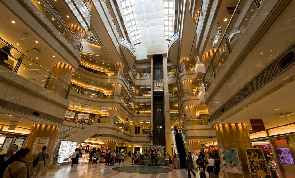 haneda-airport-shopping-area-in-terminal