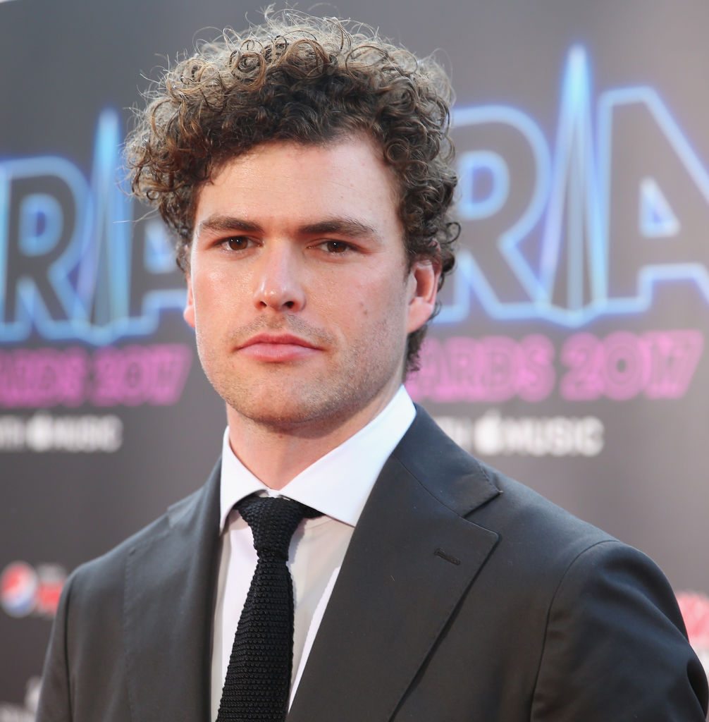 vance joy dressed like a sartorial rockstar aria awards red carpet vance joy dressed like a sartorial rockstar aria awards red carpet