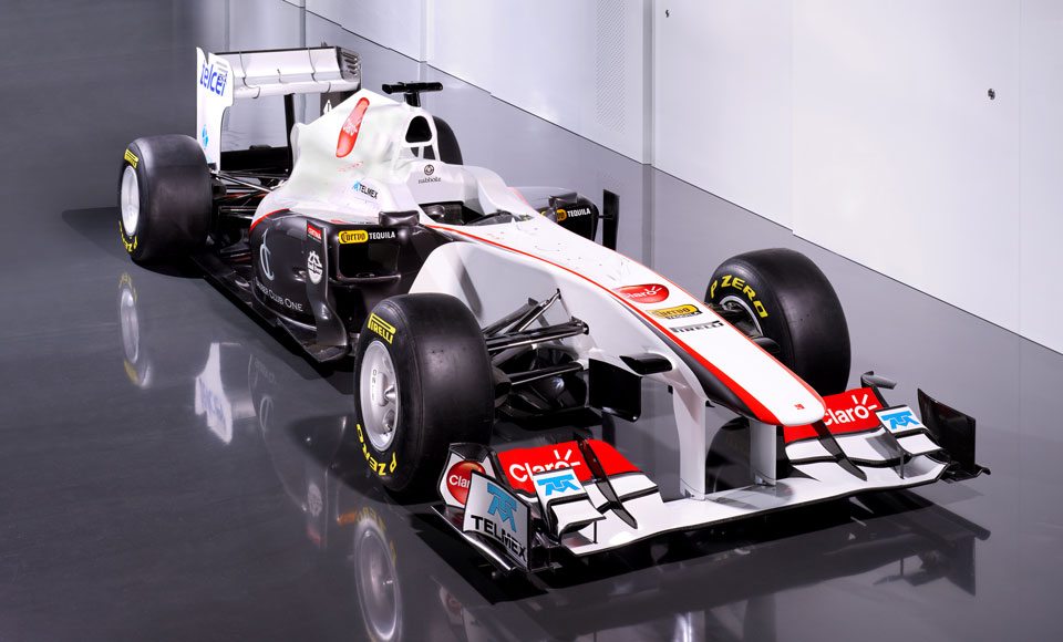 Some Crazy Chinese Millionaire Just Bought Four F1 Cars With Cryptocurrency