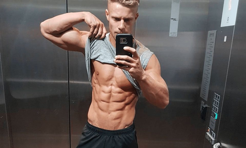 Tinder Adds New Feature Allowing Men To Show Off Muscle Flexing