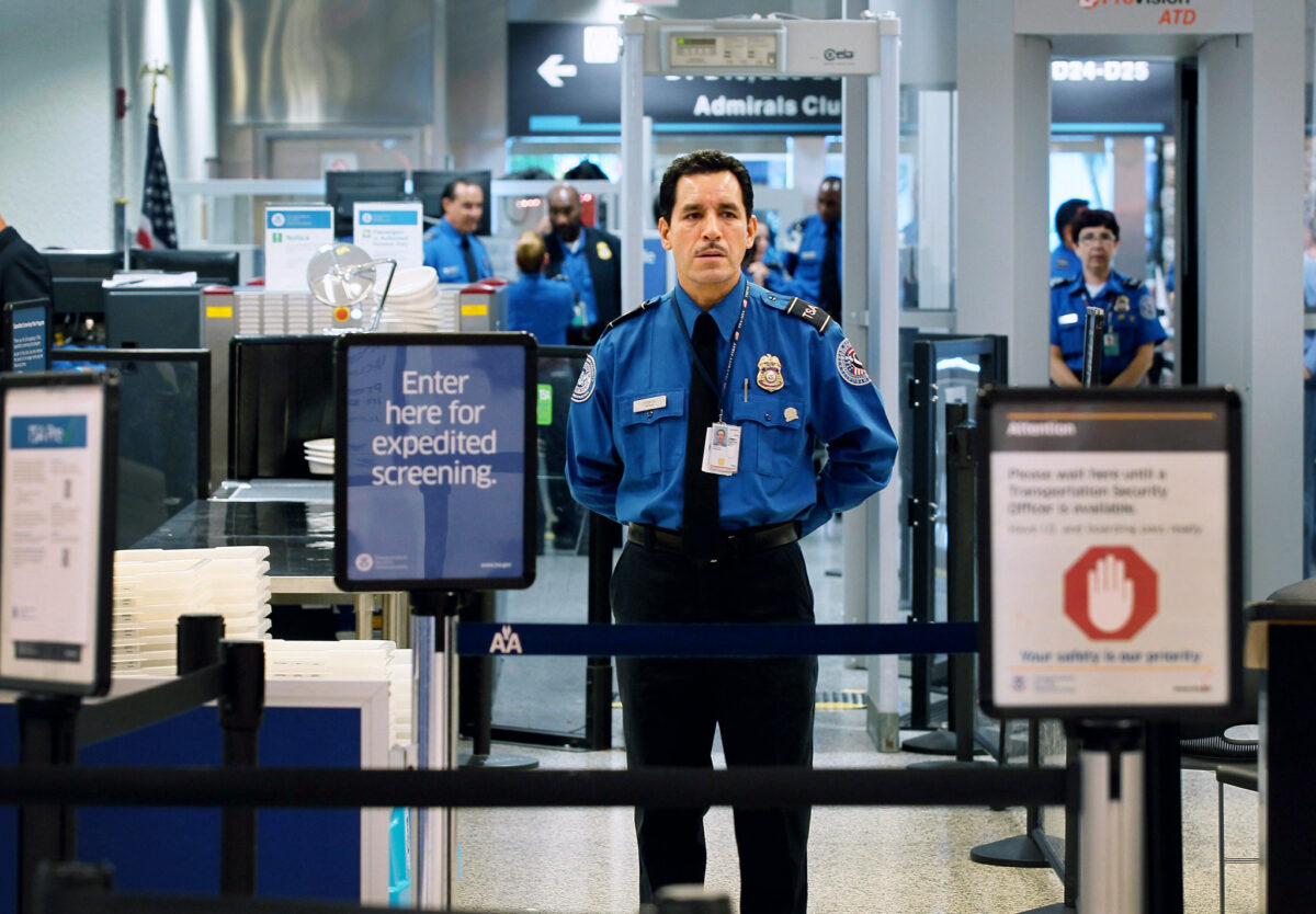 Airport Security 'Red Flag' Habits That Will Ensure You're The Last To Board