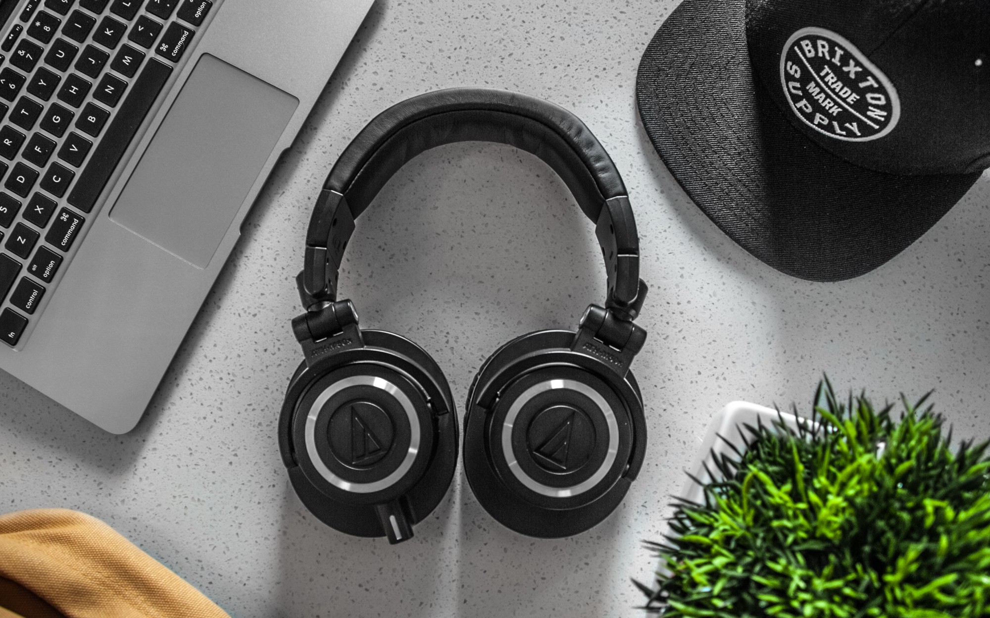 10 Best Podcasts For Men: Who Want To Win At Life