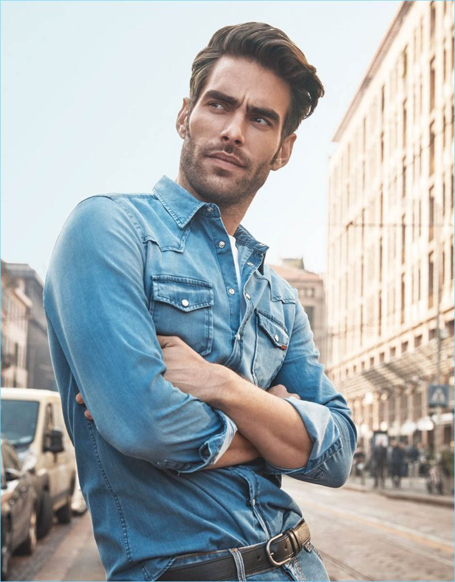 what to wear with a denim shirt men