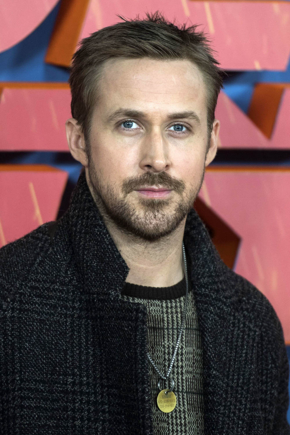 Ryan Gosling facial hair | Dr Siew.com