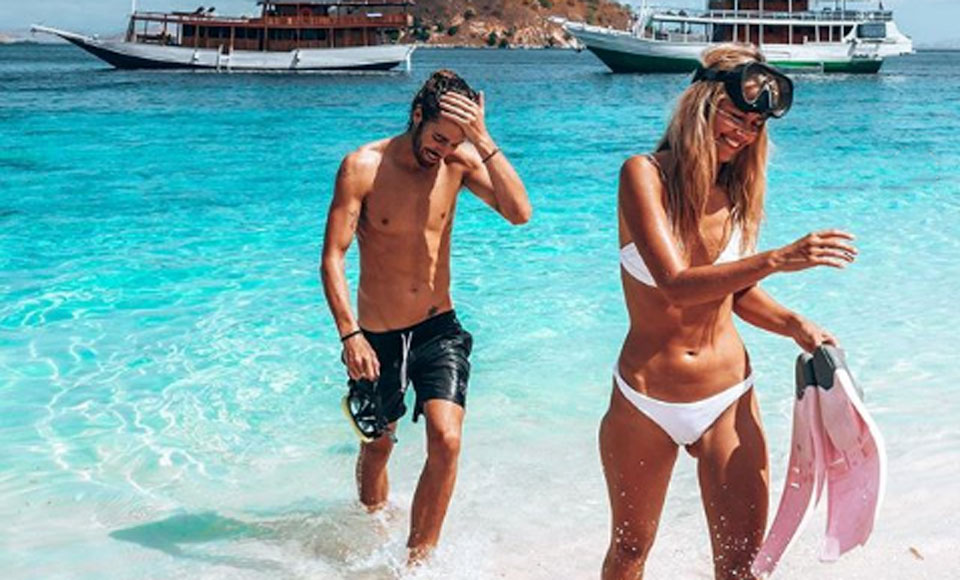 Influencers Reveal The Secret To A Flawless Couple Photo