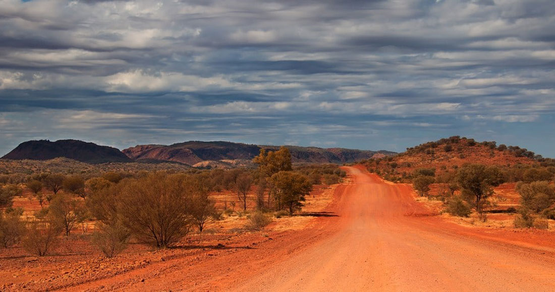 Iconic Outback Photo Reveals A Lost Australian Art