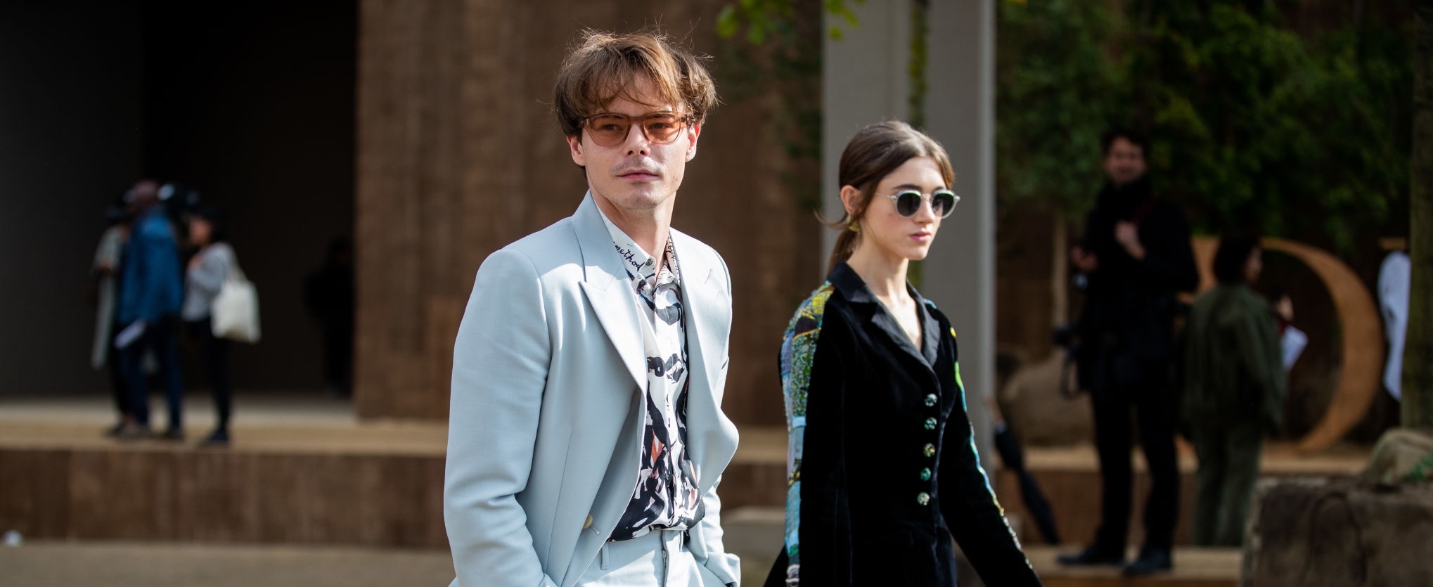 Stranger Things' Charlie Heaton Shows How Gen Y Rocks David Beckham’s Dior Suit