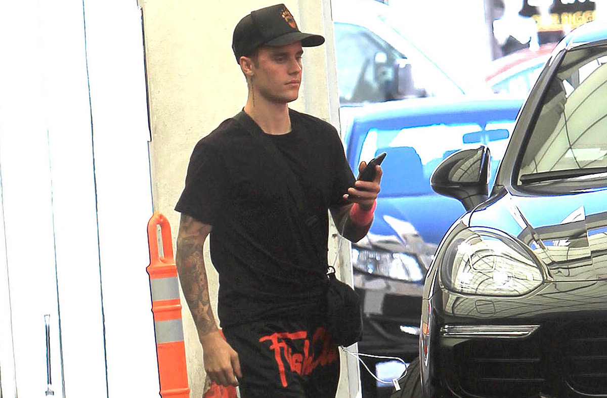 Justin Bieber Spotted Wearing Shoes No Self-Respecting Adult Should Own