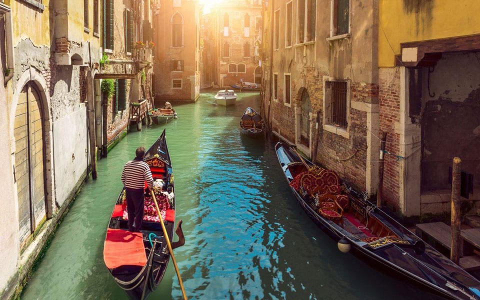 Shamed Tourist Reveals The One Place In Venice You Should Never Take A Selfie