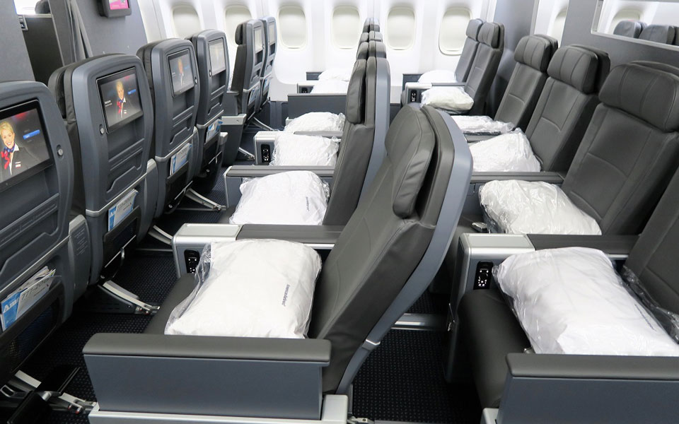 Reclining Seats On Airplanes: What’s The Etiquette?