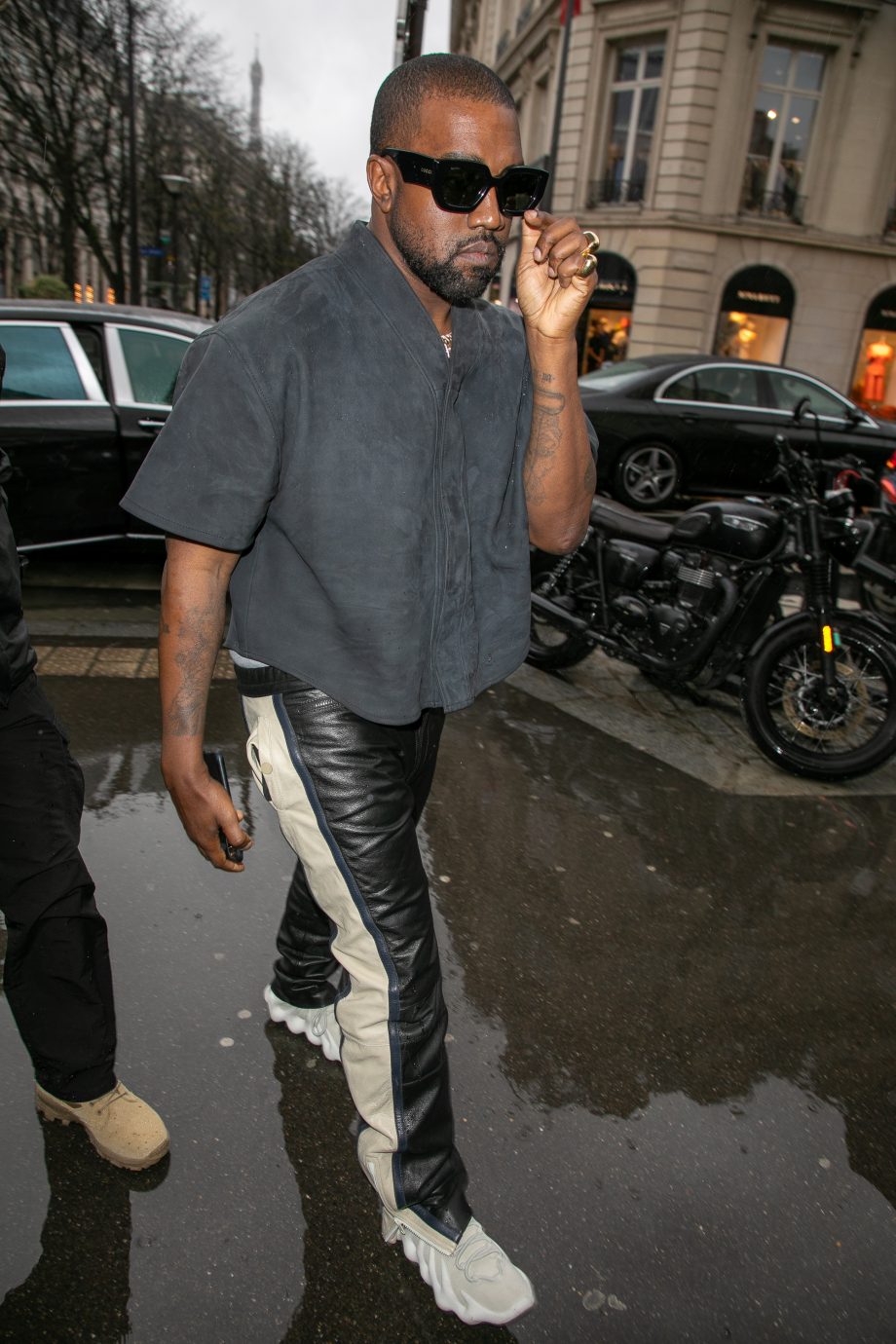 sko ved godt Moderat Kanye West Just Confirmed This Alarming Menswear Trend - DMARGE