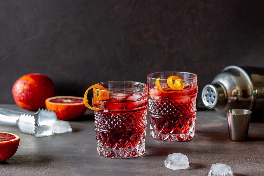 How To Make An Awesome Negroni [2021 Cocktail Recipe]