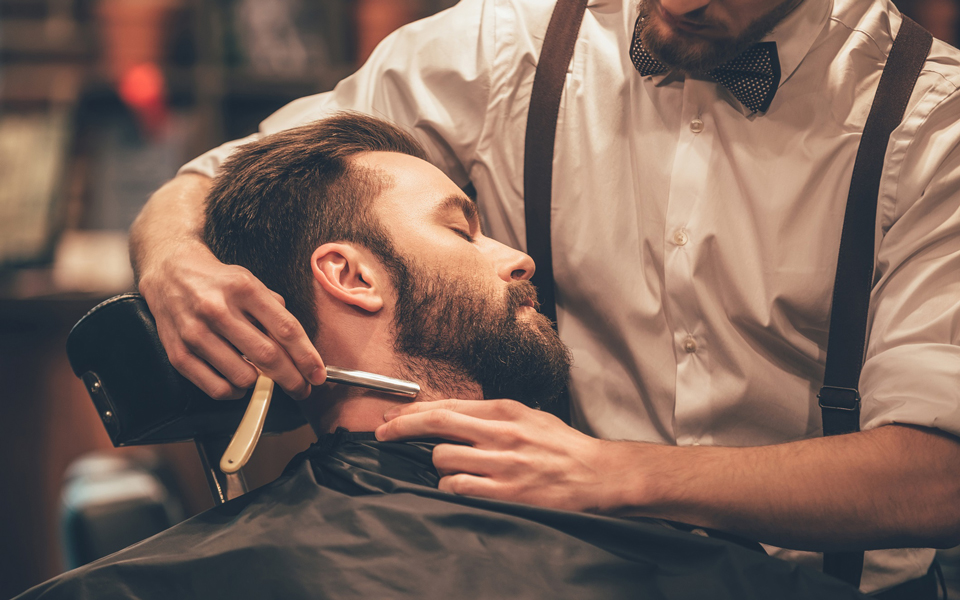 7 Best Safety Razors & Straight-Edge Razors For A Perfect Shave