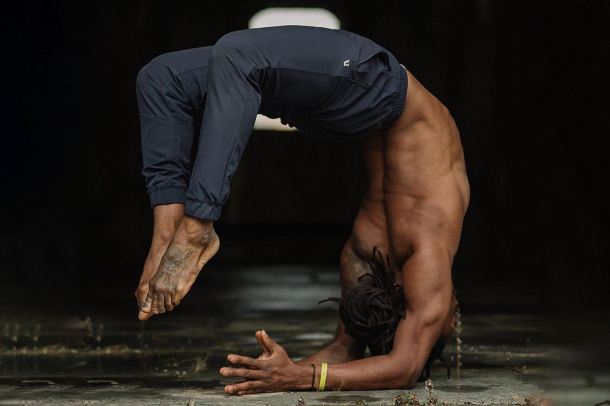 Men going commando in yoga pants Best Men S Yoga Pants To Buy 2021 Edition