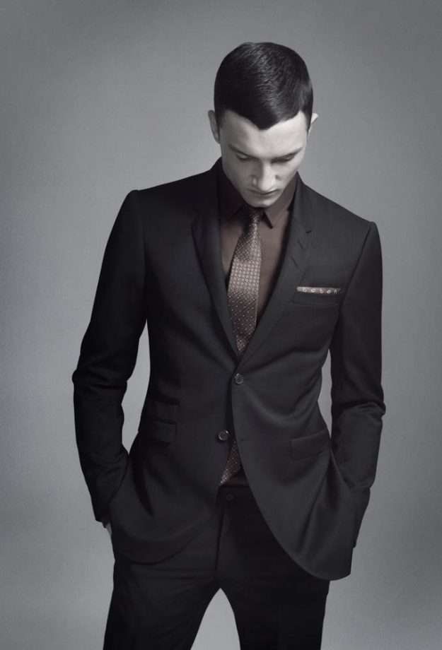 What To Wear To A Funeral For Men [2021 Edition]