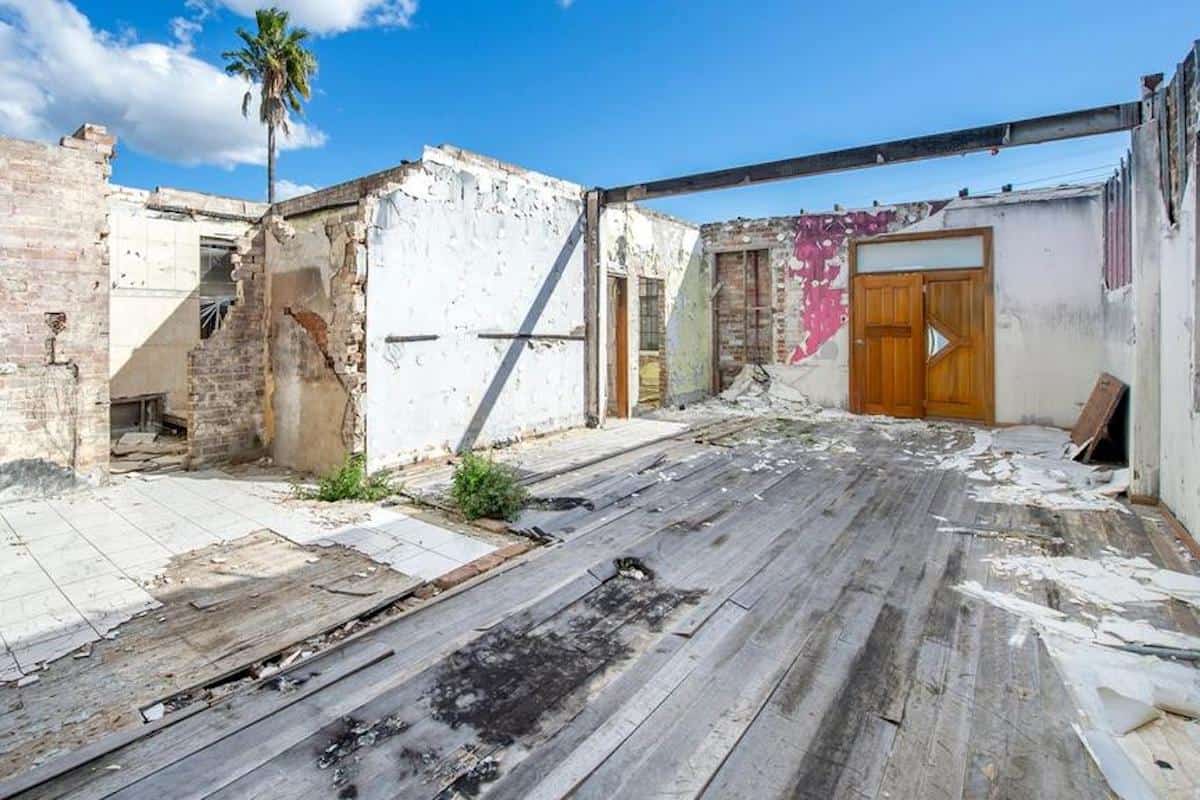 Former Drug Lab's Auction Success Further Proof Of Sydney's Property Market Insanity