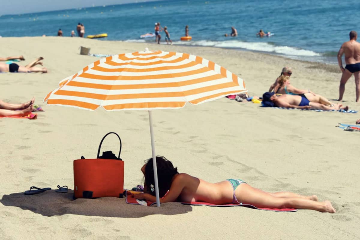 Woman's Defiant Response To 'Draconian' New Beach Rule May Be The Most French Thing Ever