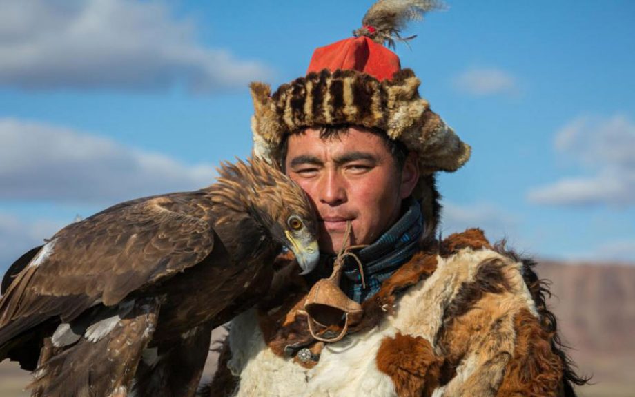 Mongolian Eagle Hunter: Meet The Man Setting Internet Hearts Aflutter
