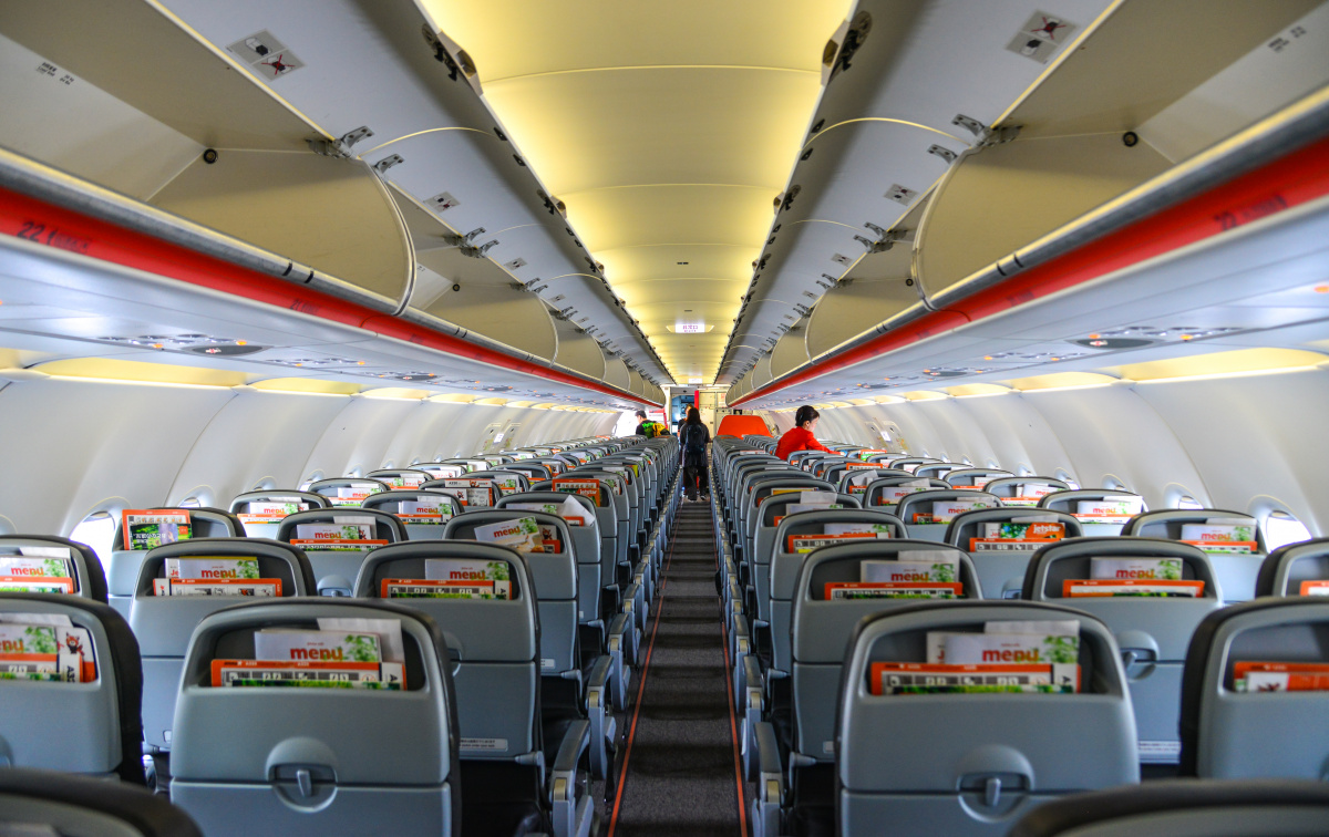 Australian Man's 'Polarising' In-Flight Act Sparks Air Travel Etiquette Debate