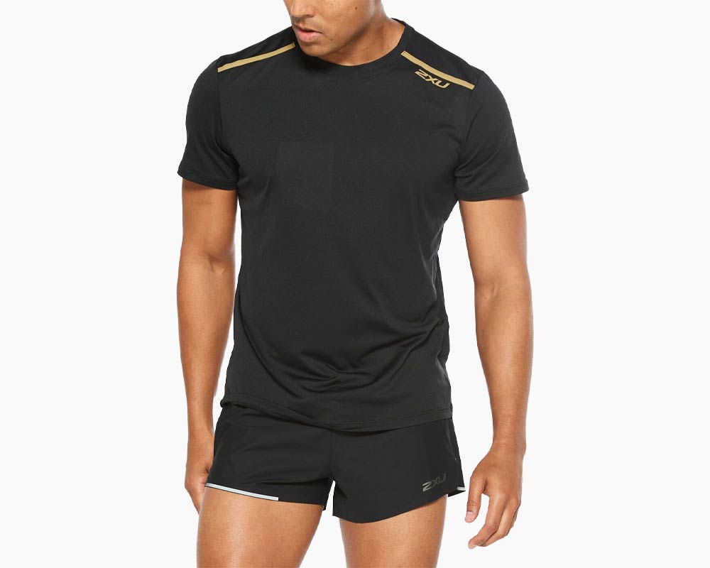 Best Gym Tops & Shirts For Men [2021 Edition]