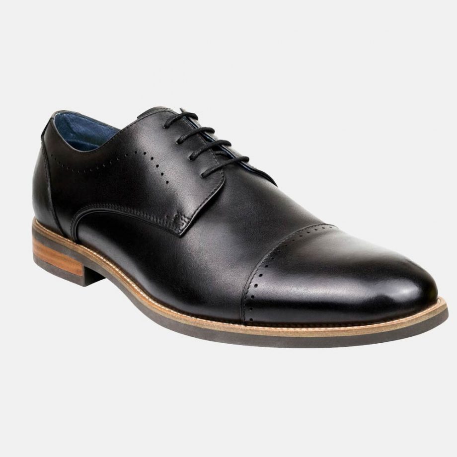 19 Best Wide Shoes For Men [2021 Edition]