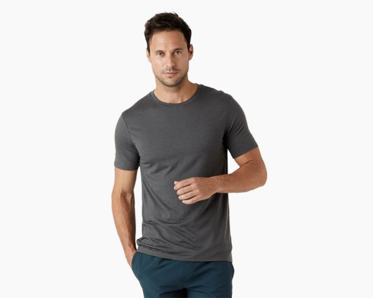 Best Gym Tops & Shirts For Men [2021 Edition]