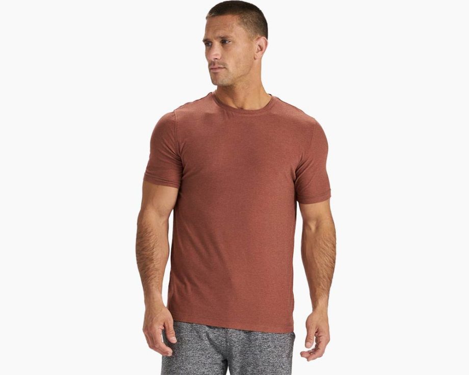 Best Gym Tops & Shirts For Men [2021 Edition]