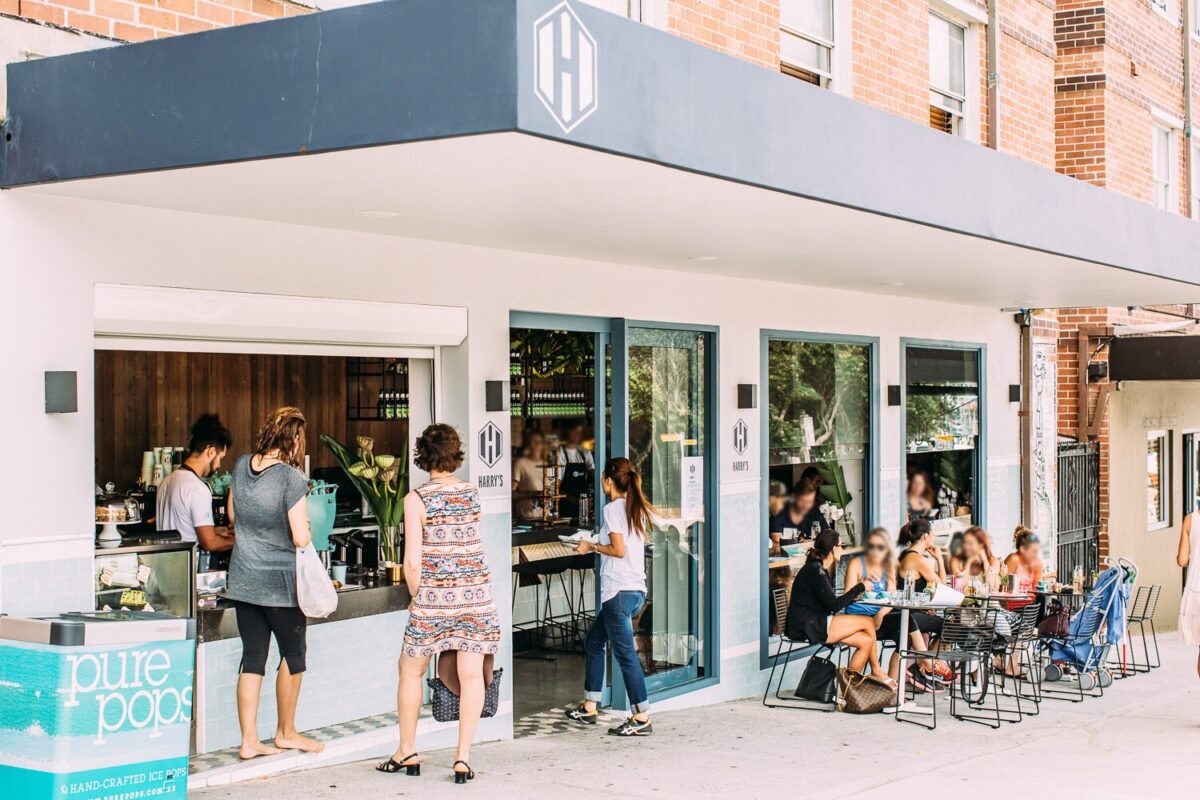 'Most Bondi Photo Ever' Sums Up Australian Café Culture In 2021