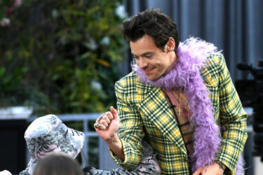 Harry Styles’ Awkward Grammys Moment Proves We're Still Struggling With 2021