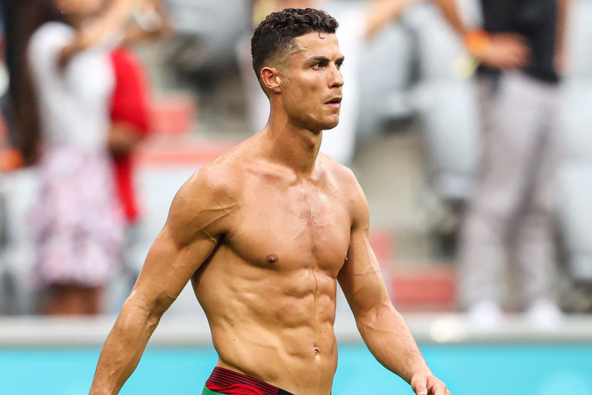 Ripped Cristiano Ronaldo Photo Shows The Benefits Of Drinking 'Water, Only'