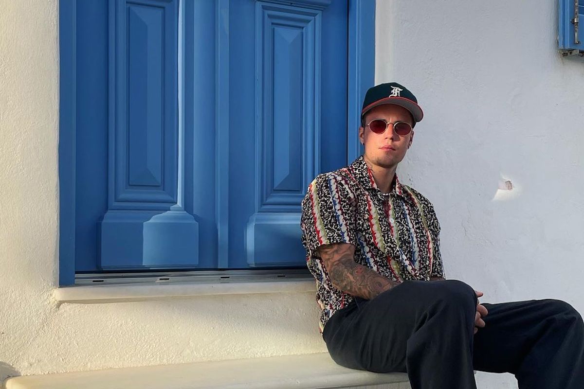 Justin Bieber Wears The Loud Shirt We Ll All Be Rocking 6 Months From Now Justin Bieber Wears The Loud Shirt We Ll All Be Rocking 6 Months From Now