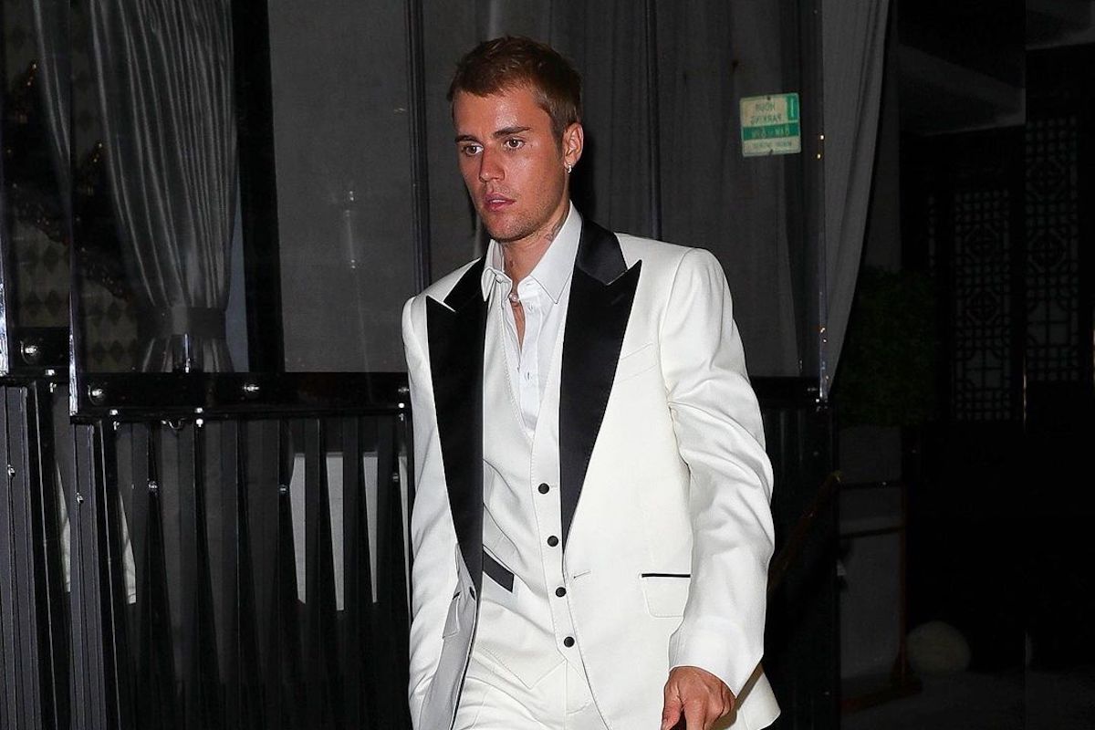 Justin Bieber's Lobster Dinner Outfit Is Too Good For Us Peasants