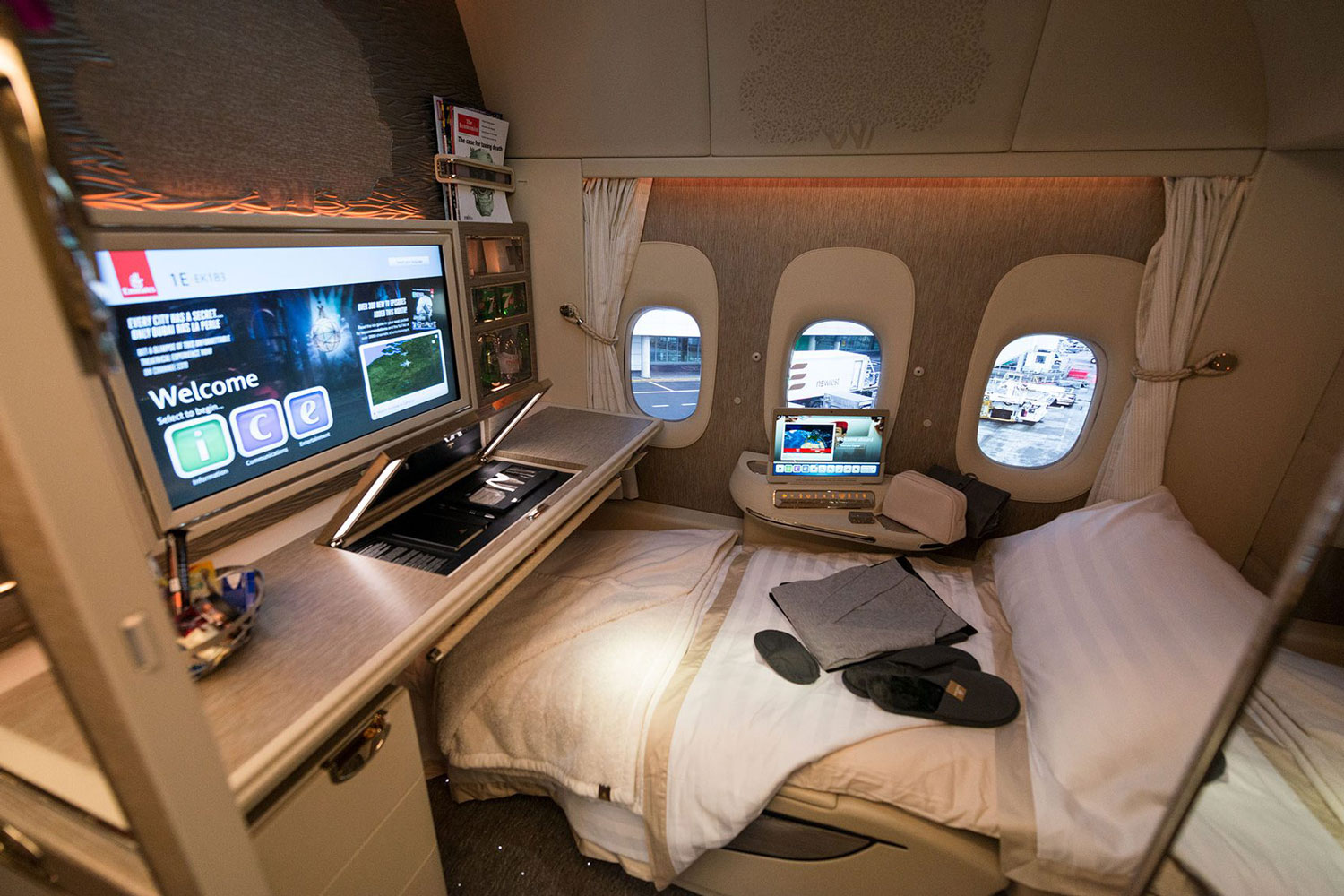 ‘CEO Of First Class Plane Seats’ Leaves Travellers With Painful Dilemma