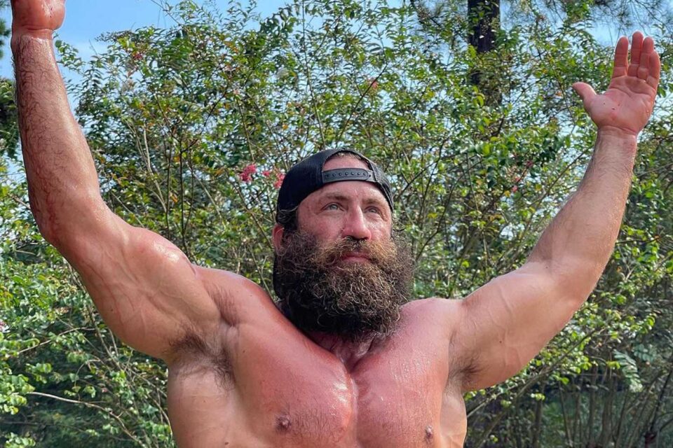 Watch 'Liver King' Eat 50 Raw Eggs In Under 3 Minutes DMARGE