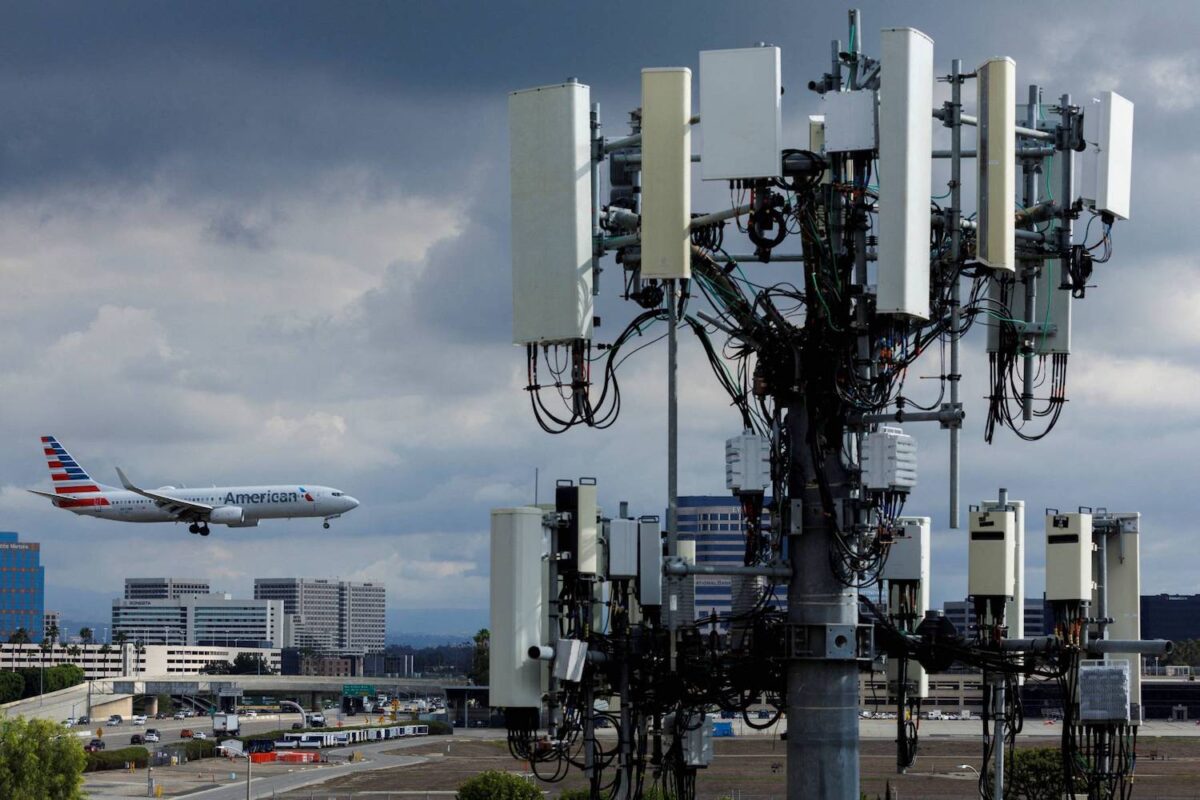 Everything Australians Need To Know About America’s 5G Flight Disruptions