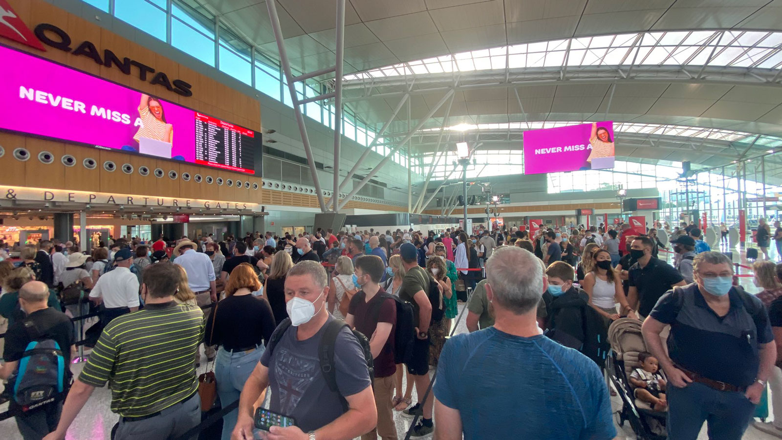 Photo Shows Wild Scenes In Sydney Airport… & Australia Is Loving Them