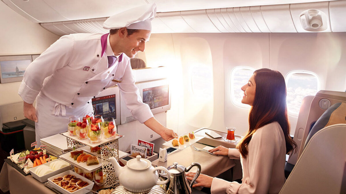Always Eat This Food On A Long Haul Flight, If You Want To Stay Fresh