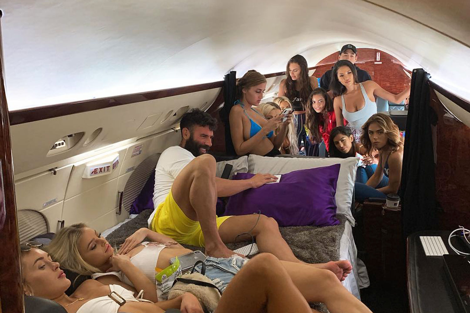 Vegas ‘Mile High Club’ Airline Slammed As ‘Unethical’